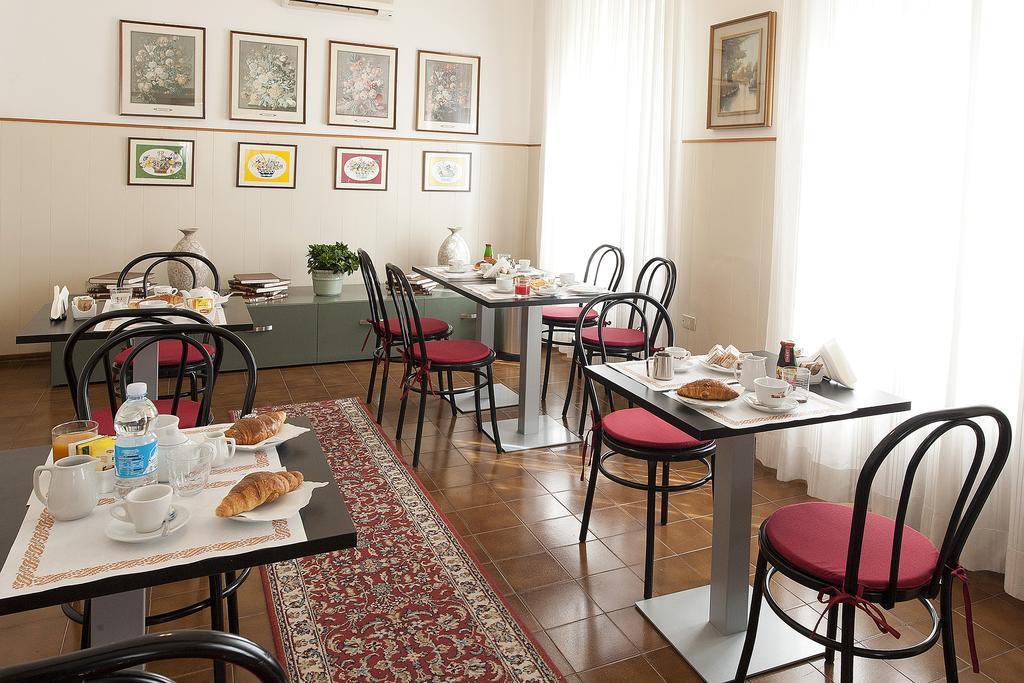 Hotel Gardenia Forlì Extérieur photo